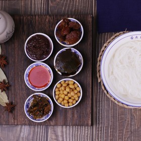 雞湯雞肉味米粉 綿陽(yáng)米粉貼牌 綿陽(yáng)米粉帶調(diào)料包 米粉醬料生產(chǎn)廠家 連鎖米粉店供貨