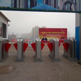 瀘州安裝工地門(mén)禁  瀘州實(shí)名制勞務(wù)系統(tǒng) 人行通道閘考勤門(mén)禁 人臉識(shí)別考勤系統(tǒng)   人行通道閘門(mén)