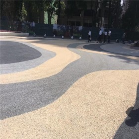 四川省達(dá)州市透水地坪 彩色透水混凝土地坪材料生產(chǎn)廠家  透水地坪生產(chǎn)廠家  生態(tài)透水砼粘接劑 現(xiàn)場施工免費(fèi)指導(dǎo) 量大送貨到工地