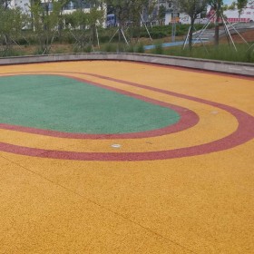 安順市彩色生態(tài)透水混凝土 彩色透水混凝土道路 透水混凝土施工價(jià)格 彩色透水混凝土材料生產(chǎn)廠家  壓?；炷敛牧蠌S家