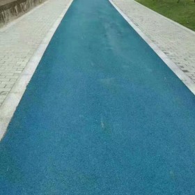 甘孜藏族自治州 彩色透水混凝土道路 彩色透水混凝土材料生產(chǎn)廠家   壓?；炷敛牧蠌S家 透水混凝土材料報價 量大送貨到工地
