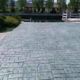 南川區(qū) 壓膜混凝土材料廠家 水泥壓印 壓花地坪材料廠家批發(fā) 彩色強(qiáng)化劑廠家 免費(fèi)指導(dǎo)施工 送貨到工地