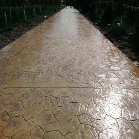 麗江市 彩色壓花地平 壓印混凝土材料廠家 壓花地坪價格廠家 彩色壓模混凝土廠家 免費輔導(dǎo)