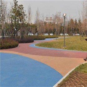 彩色透水混凝土 透水混凝土罩面噴涂 無砂透水混凝土添加劑 全國(guó)施工 透水混凝土3公分施工