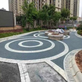 海綿透水地坪 生態(tài)透水混凝土材料 操場(chǎng)彩色混凝土 價(jià)格是多少